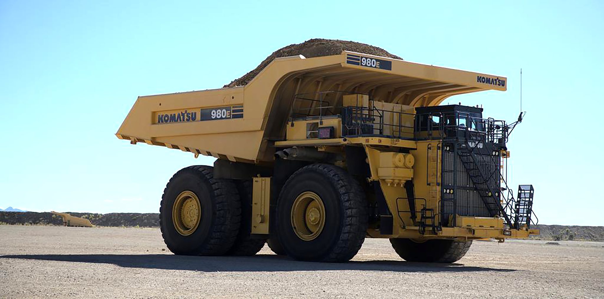 Komatsu updates 980E-5SE electric mining truck - North American Mining ...