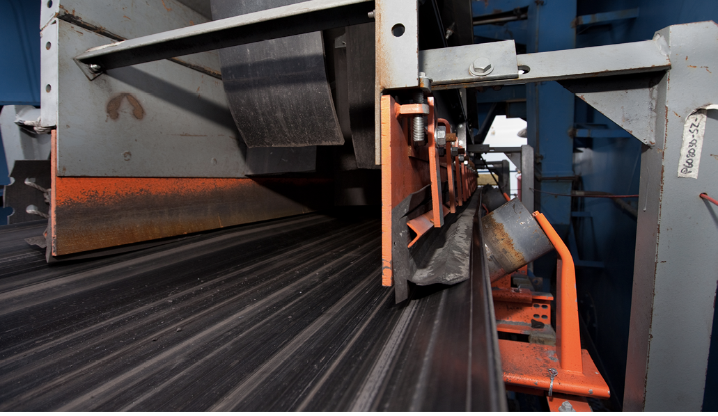 Safety by Design helps avoid crossing the plane of the conveyor to perform maintenance.